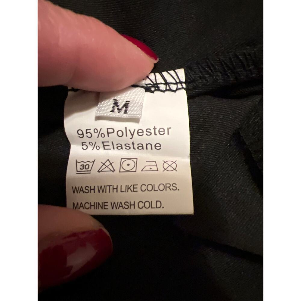 Women's Black Long Sleeve Mock Neck Hook and Eye Closure Crop Top NWOT Size M - Picture 9 of 10